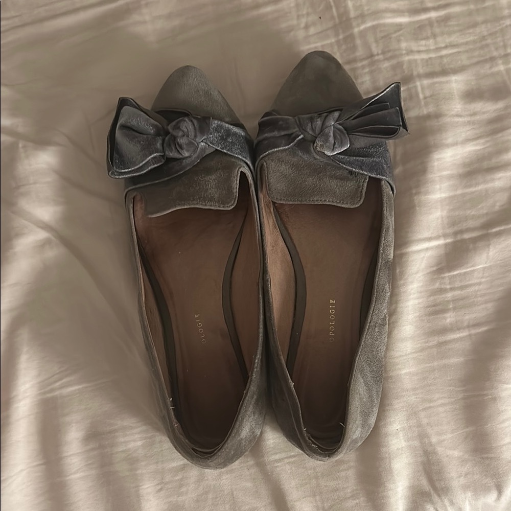 Gray Bow Flats